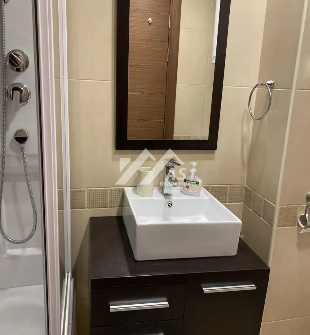 Izdavanje, dvosoban stan, 42m², Sajam, Novi Sad Sve Podlokacije