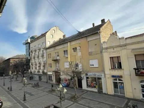 Prodaja, trosoban stan, 170m², Centar, Sombor - image 5