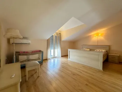 Rent, three bedroom apartment, 150m², Zabjelo, Podgorica - image 10