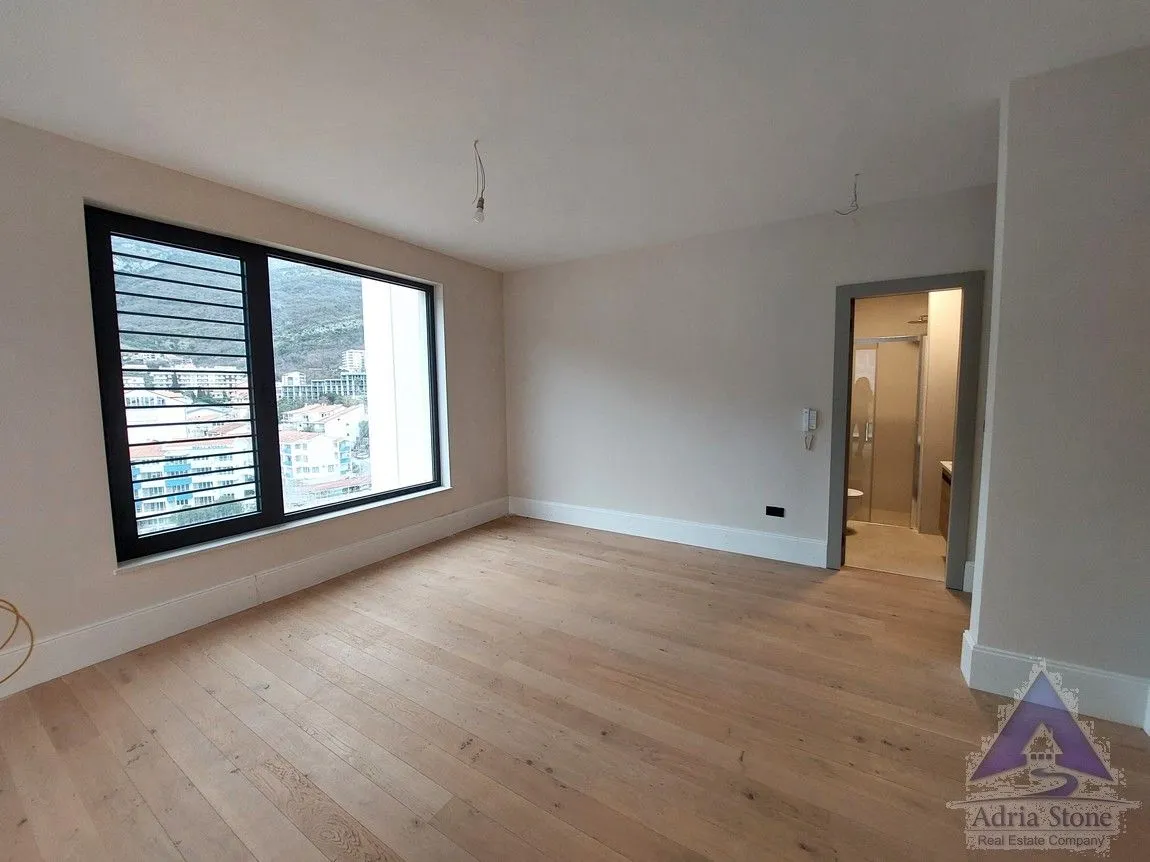 Prodaja, jednosoban stan, 77m², Rafailovići, Budva