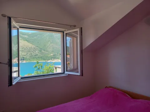 Sale, two bedroom apartment, 62m², Dobrota, Kotor - image 2