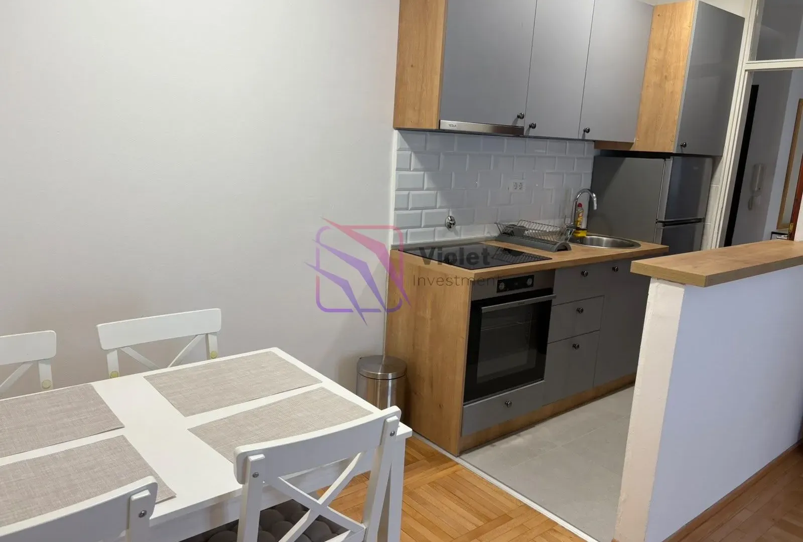Izdavanje, dvosoban stan, 60m², Stari Aerodrom, Podgorica