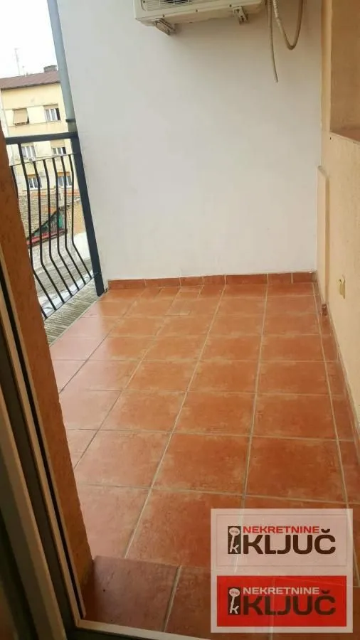 Izdavanje, garsonjera, 29m², Centar, Novi Sad