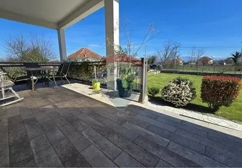 Izdavanje, kuća, 125m², Golubovci, Podgorica - image 25