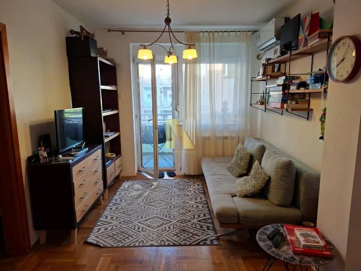 Izdavanje, dvosoban stan, 53m², Grbavica, Novi Sad Sve Podlokacije