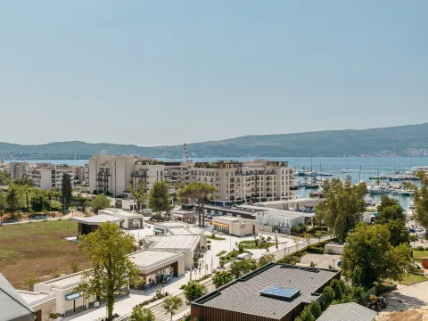 Sale, two bedroom apartment, 81m², Porto Montenegro, Tivat - image 2