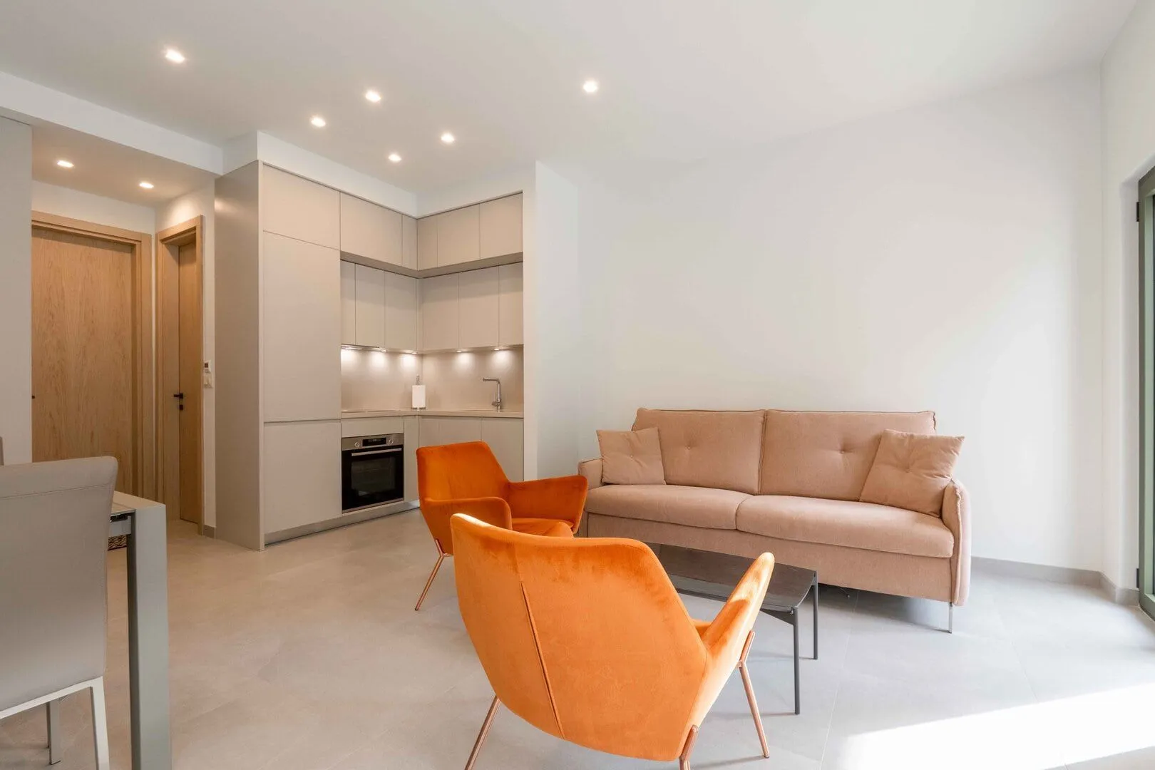 Prodaja, kuća, 204m², Podkošljun, Budva