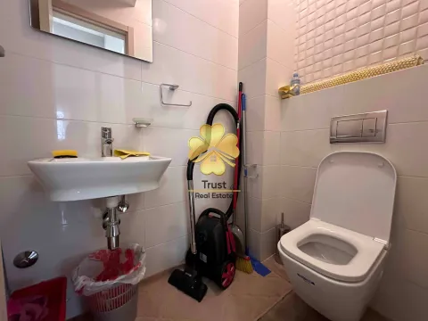 Izdavanje, dvosoban stan, 65m², City Kvart, Podgorica - image 10