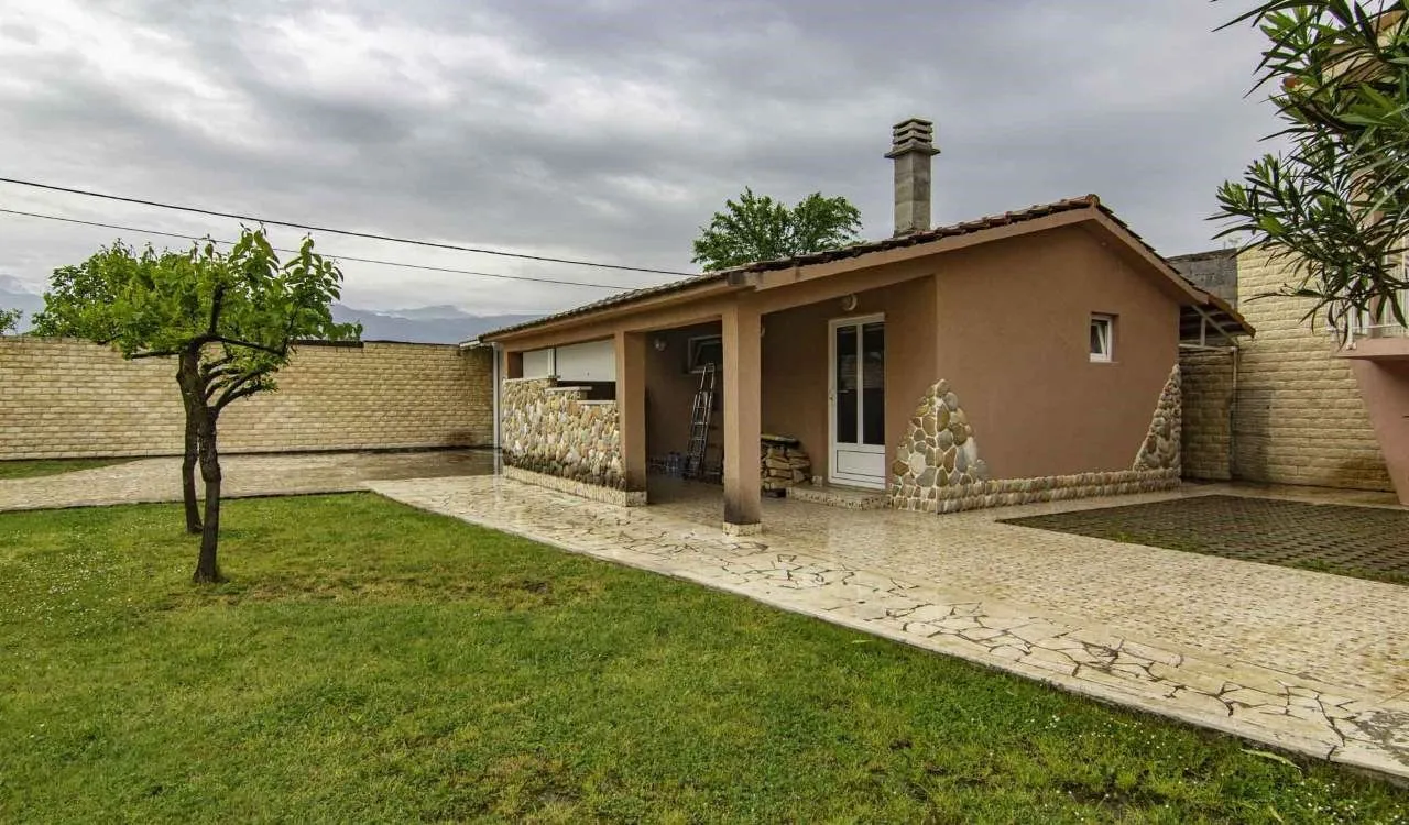 Sale, house, 400m², Danilovgrad, Crna Gora