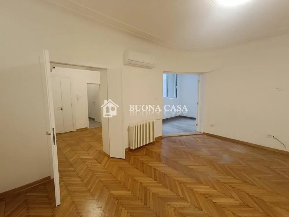 Izdavanje, četvorosoban stan, 120m², Stari Grad, Beograd