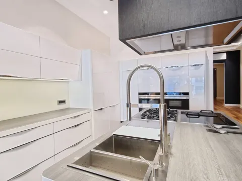 Prodaja, trosoban stan, 313m², Budva, Crna Gora - image 19