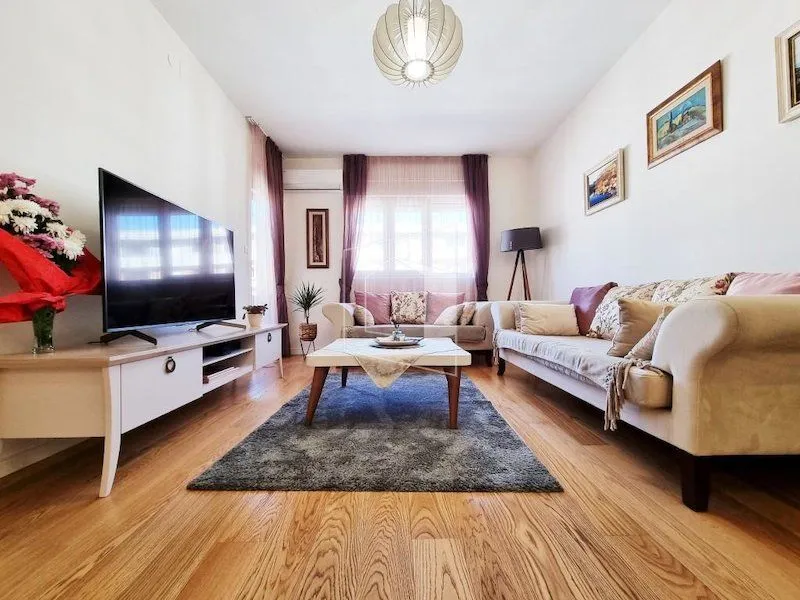Rent, two bedroom apartment, 68m², Central Point, Podgorica