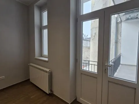 Izdavanje, poslovni prostor, 293m², Savski Venac, Beograd - image 13