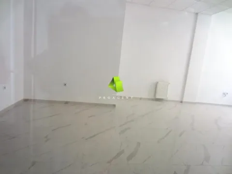 Poslovni prostor in Crveni Pevac