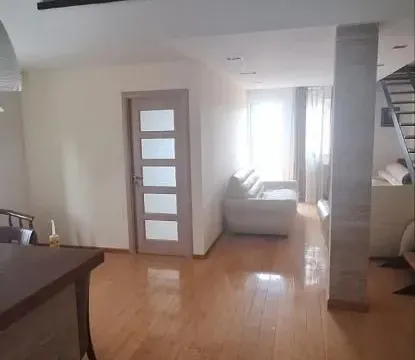 Izdavanje, trosoban stan, 100m², Savski Venac, Beograd - image 2