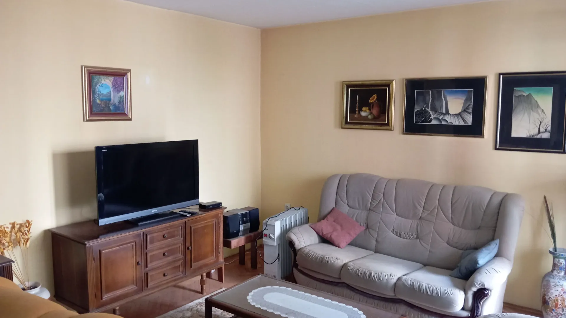 Rent, two bedroom apartment, 75m², Lepa Kata, Podgorica