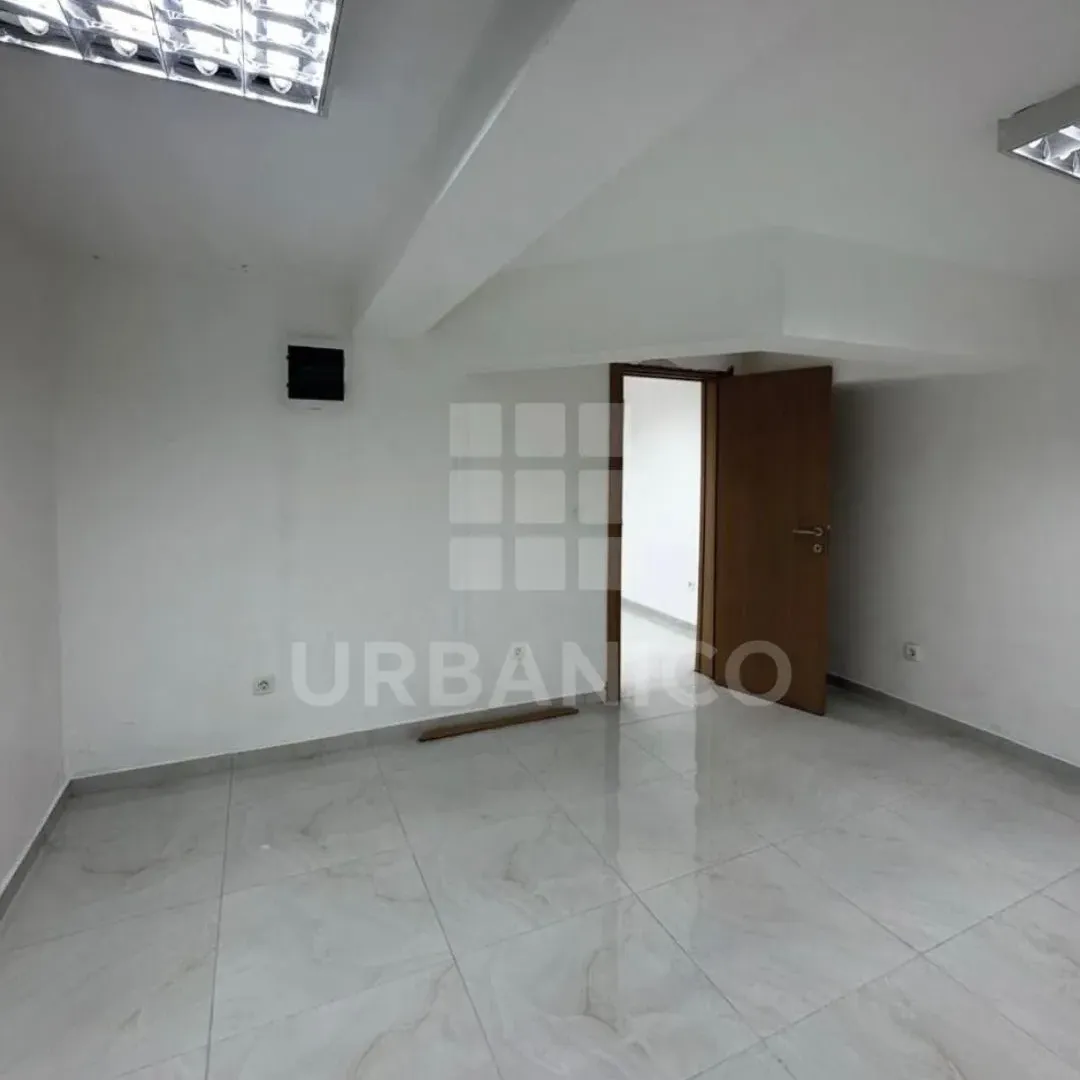Rent, office space, 64m², Baston, Podgorica