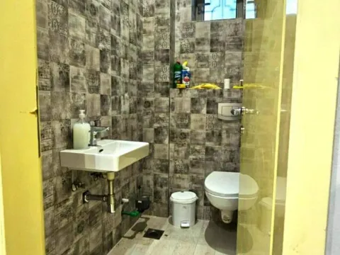 Izdavanje, poslovni prostor, 80m², Centar, Podgorica - image 8