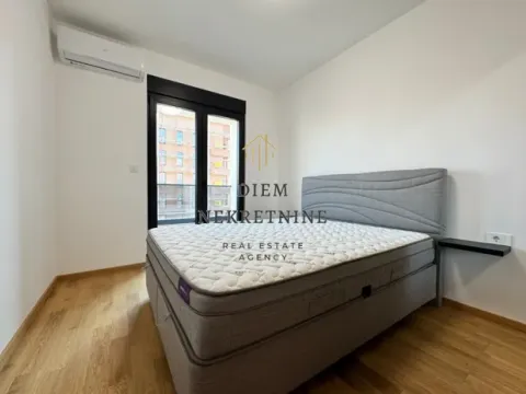 Izdavanje, jednosoban stan, 45m², Podgorica, Crna Gora - image 1