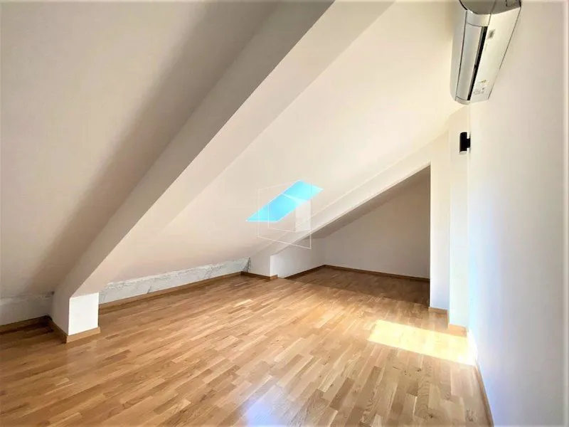 Rent, apartment, 100m², 1 maj, Podgorica