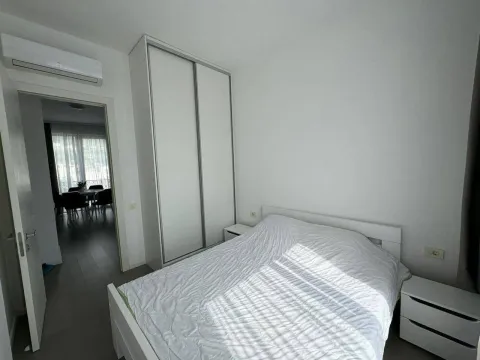 Izdavanje, dvosoban stan, 75m², Bečići, Budva - image 3