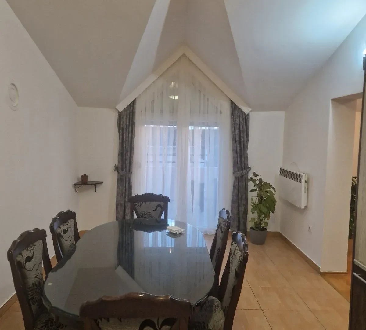 Rent, apartment, 115m², Tološi, Podgorica