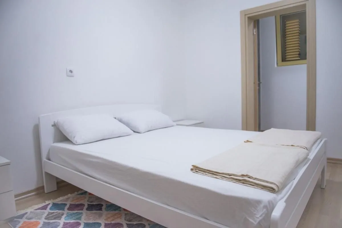 Prodaja, dvosoban stan, 83m², Dobrota, Kotor