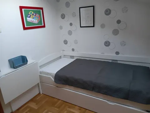 Izdavanje, trosoban stan, 80m², Krivi Most, Podgorica - image 8