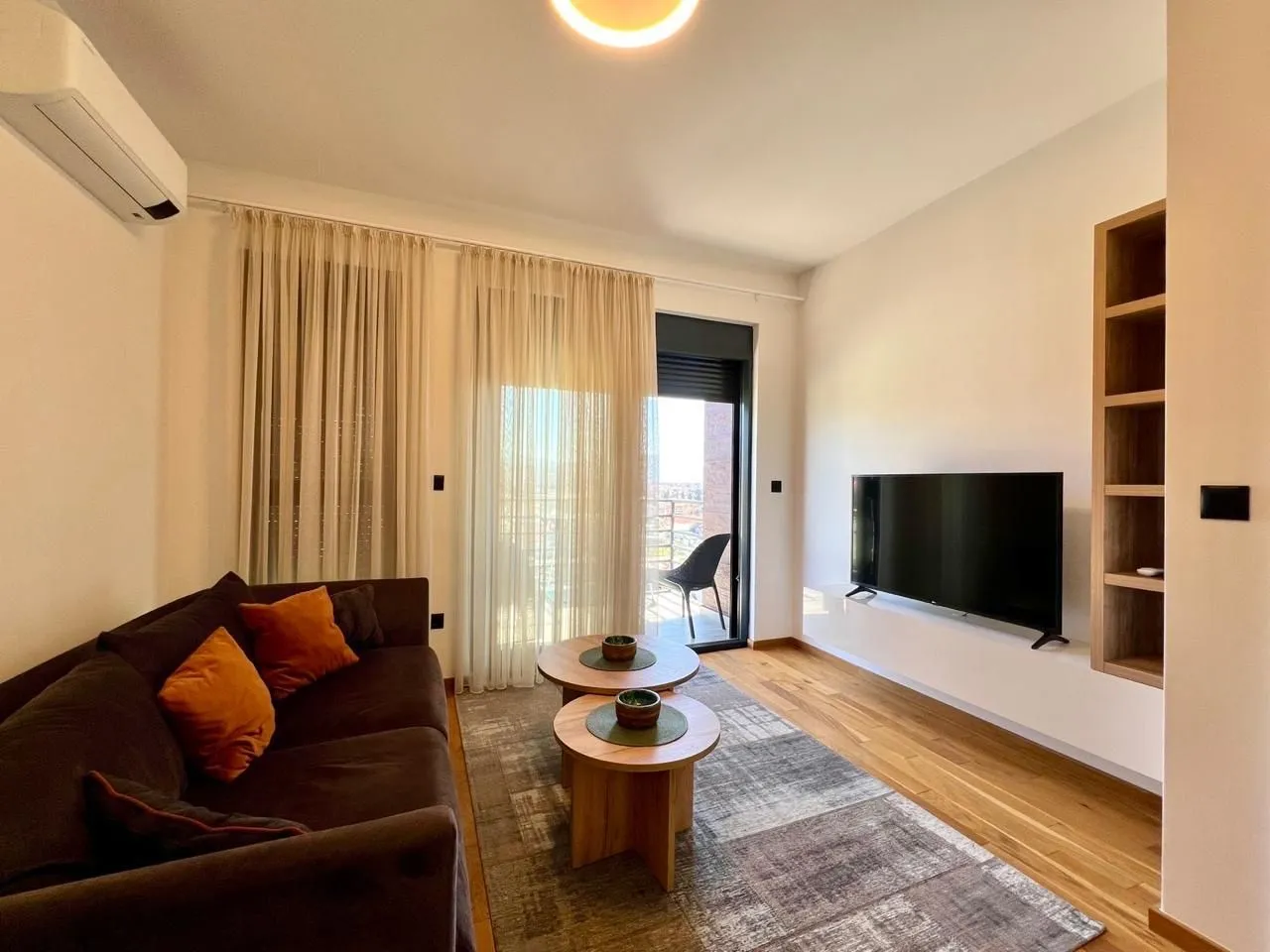 Izdavanje, jednosoban stan, 40m², Gorica C, Podgorica