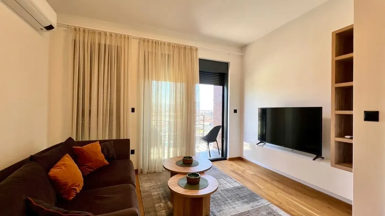 Izdavanje, jednosoban stan, 40m², Gorica C, Podgorica