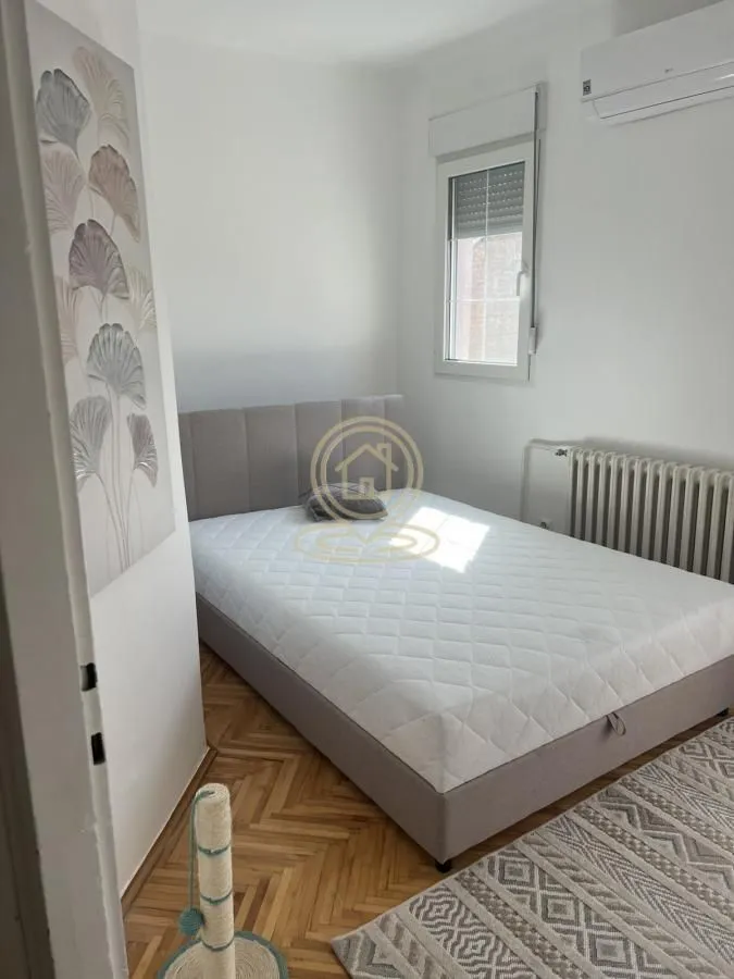 Rent, three bedroom apartment, 61m², Stari Grad, Beograd