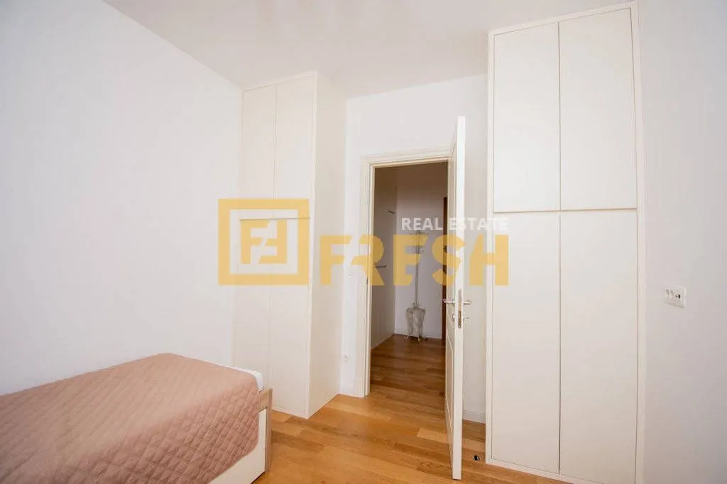 Izdavanje, trosoban stan, 95m², City Kvart, Podgorica