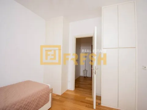 Izdavanje, trosoban stan, 95m², City Kvart, Podgorica - image 2