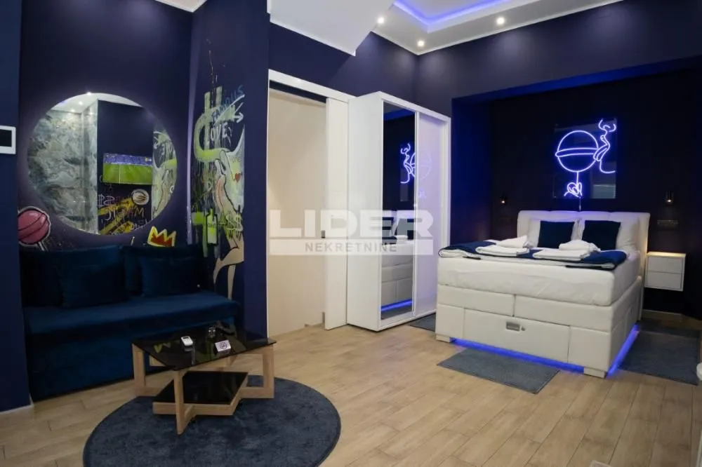 Rent, two bedroom apartment, 155m², Đeram Pijaca, Beograd