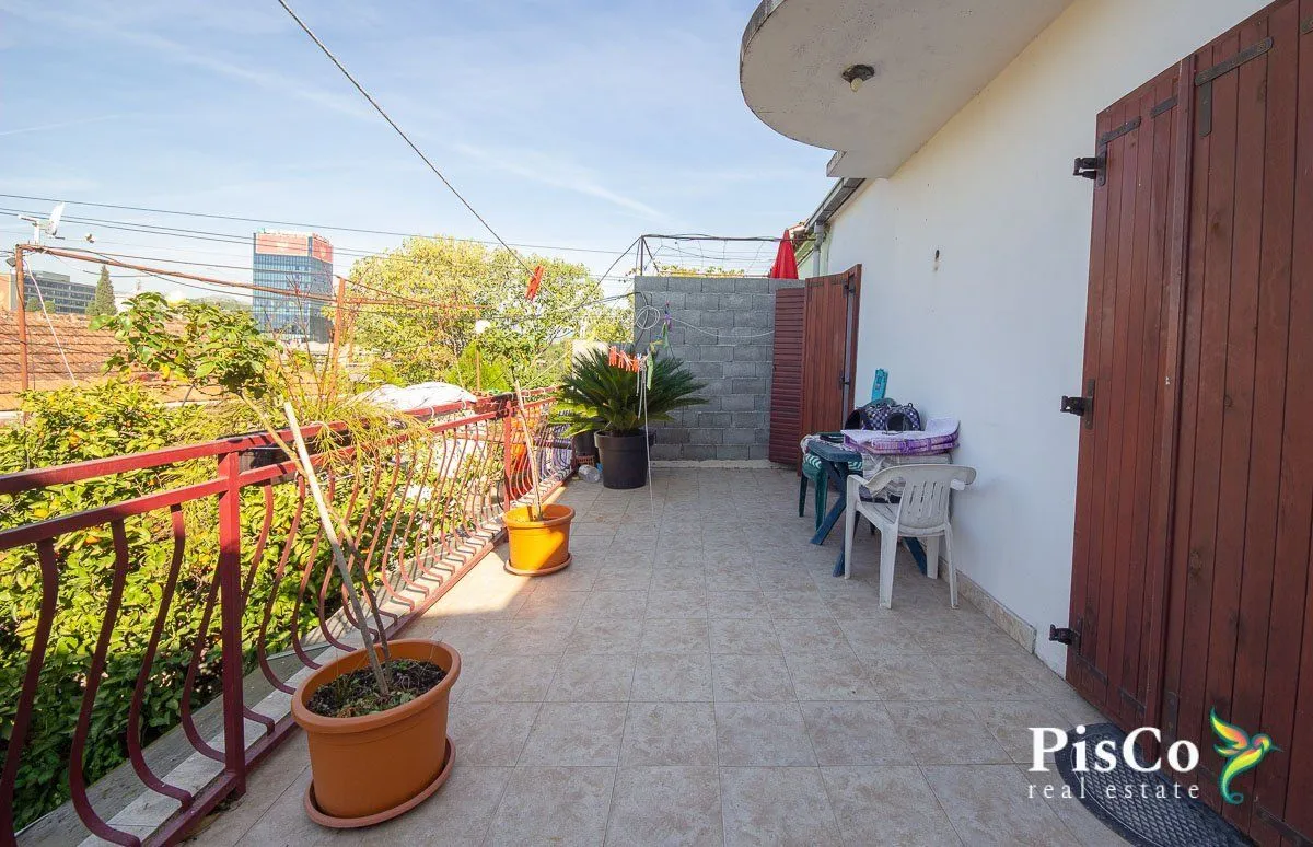 Prodaja, kuća, 400m², Stara Varoš, Podgorica