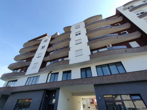 Izdavanje, dvosoban stan, 42m², Telep, Novi Sad Sve Podlokacije - image 2