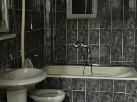 Izdavanje, kuća, 360m², Momišići, Podgorica - image 8