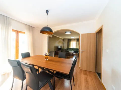 Sale, house, 200m², Rogami, Podgorica - image 15