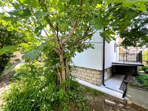 Prodaja, kuća, 233m², Čukarica, Beograd - image 2