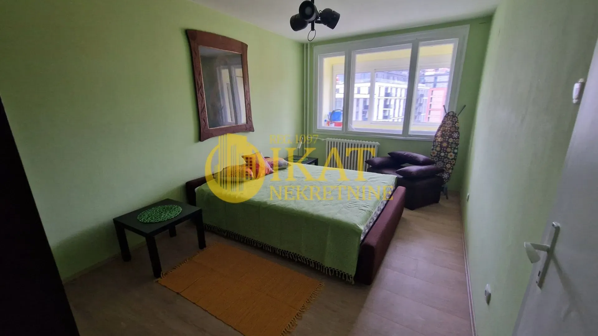 Izdavanje, trosoban stan, 72m², Savski Trg, Beograd