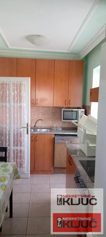 Izdavanje, četvorosoban stan, 169m², Telep, Novi Sad Sve Podlokacije