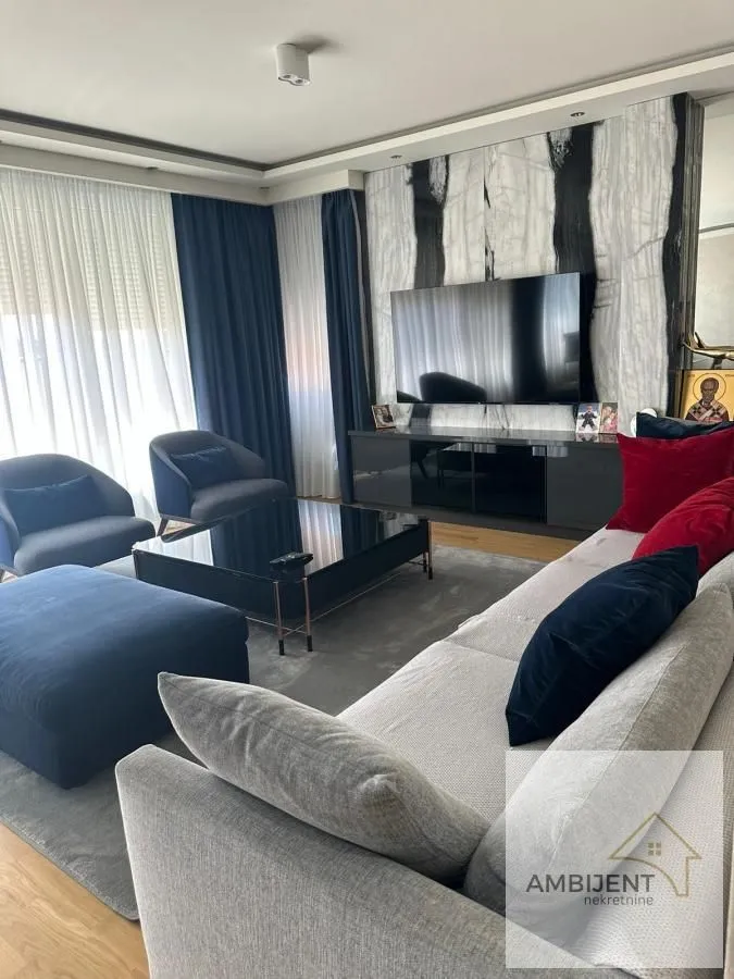Sale, three bedroom apartment, 110m², Centar, Stara Pazova