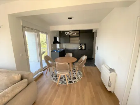 Izdavanje, dvosoban stan, 73m², Mažina, Tivat - image 3