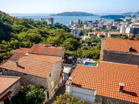Sale, house, 237m², Bečići, Budva - image 2