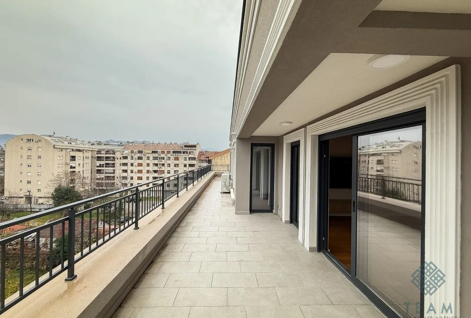 Izdavanje, trosoban stan, 163m², Preko Morače, Podgorica