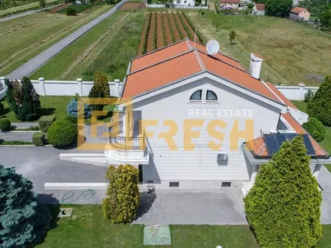 Sale, house, 320m², Tološi, Podgorica - image 3