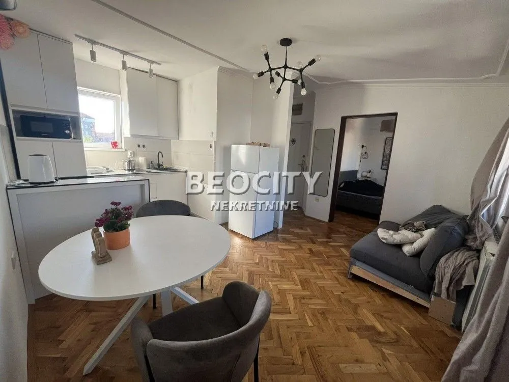 Prodaja, jednosoban stan, 32m², Centar, Novi Sad