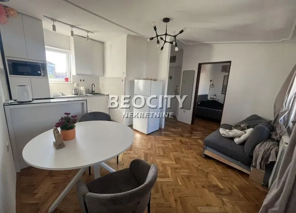 Prodaja, jednosoban stan, 32m², Centar, Novi Sad