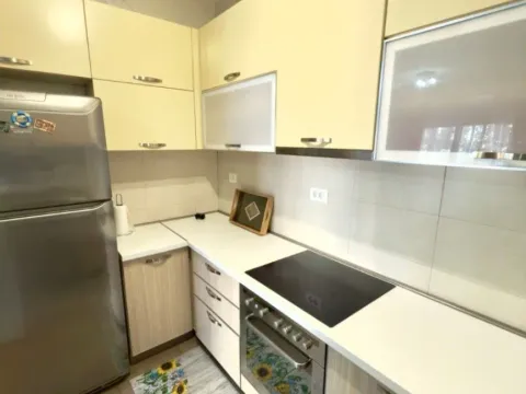 Izdavanje, jednosoban stan, 51m², City Kvart, Podgorica - image 1