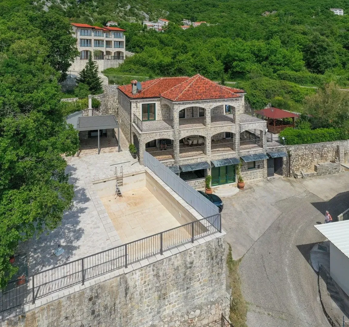 Sale, house, 458m², Kuljače, Budva